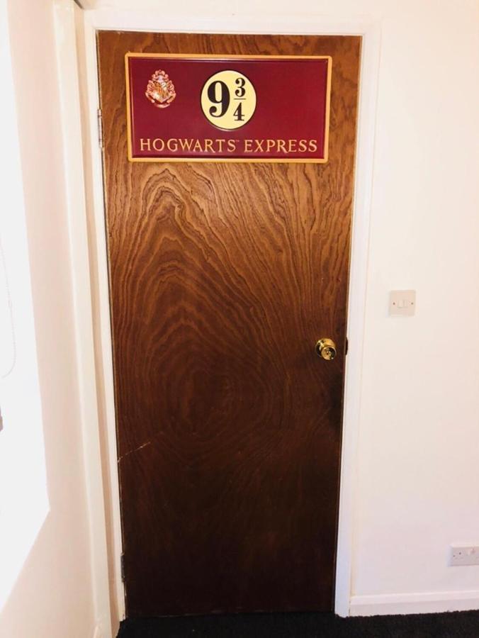 Spacious Studio Flat- Watford Junction & Harry Potter World Экстерьер фото